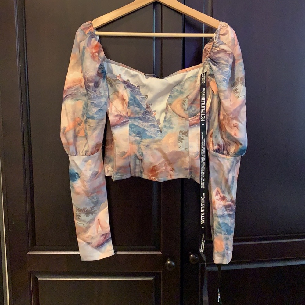 Renaissance Puff Sleeve Button Crop Top - Picture 2 of 4